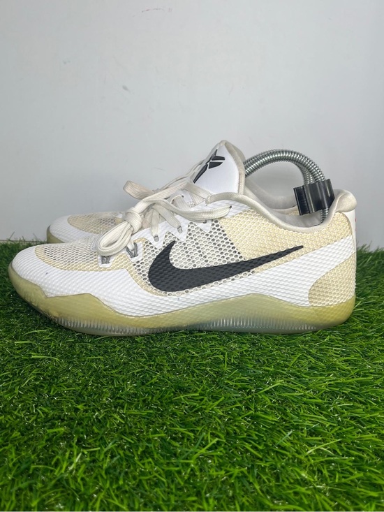 Nike Other - Nike Kobe 11 XI White Black Basketball Shoes Men’s Size 8